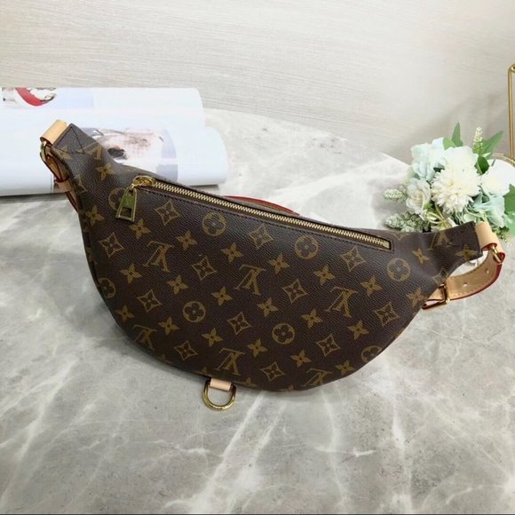 LV Waist Bag Medium Monogram - Picture 2 of 7